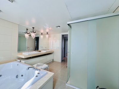 Apartamento ID.1121/Lujoso-Penthouse-de-4-Dormitorios-con-Vista-al-Mar-sobre-Playa-Mansa,-Punta-del-Este - Lujoso Penthouse de 4 Dormitorios con Vista al Mar sobre Playa Mansa, Punta del Este