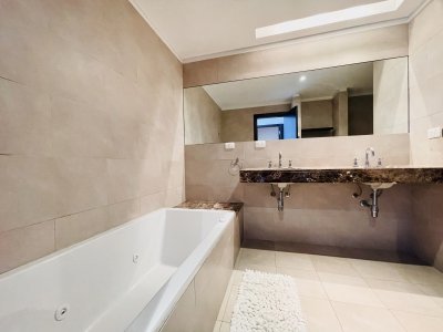 Apartamento ID.685/Venta-de-Moderno-Apartamento-de-3-Dormitorios-Frente-al-Mar-en-La-Barra - Venta de Moderno Apartamento de 3 Dormitorios Frente al Mar en La Barra