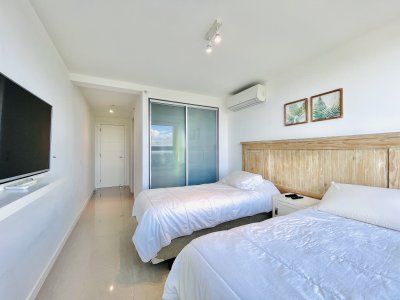 Apartamento ID.1224/-Exclusivo-Penthouse-de-3-Dormitorios-con-Vistas-panorámicas-a-Playa-Brava,-en-Venta -  Exclusivo Penthouse de 3 Dormitorios con Vistas panorámicas a Playa Brava, en Venta