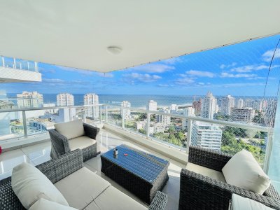 Apartamento ID.1224/-Exclusivo-Penthouse-de-3-Dormitorios-con-Vistas-panorámicas-a-Playa-Brava,-en-Venta -  Exclusivo Penthouse de 3 Dormitorios con Vistas panorámicas a Playa Brava, en Venta