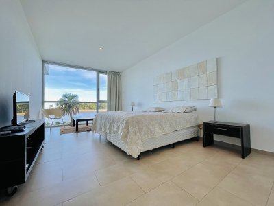 Apartamento ID.685/Venta-de-Moderno-Apartamento-de-3-Dormitorios-Frente-al-Mar-en-La-Barra - Venta de Moderno Apartamento de 3 Dormitorios Frente al Mar en La Barra