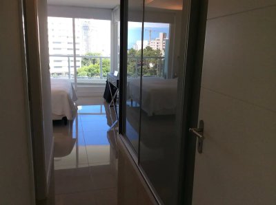 Apartamento ID.489/Venta-y-alquiler-de-moderno-departamento-de-tres-dormitorios-más-dependencia-a-pasos-de-Playa-Brava - Venta y alquiler de moderno departamento de tres dormitorios más dependencia a pasos de Playa Brava