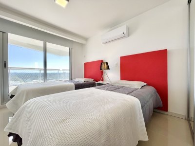 Apartamento ID.843/Apartamento-de-2-Dormitorios-y-Dependencia,-Parrillero-en-Playa-Brava---Punta-del-Este - Apartamento de 2 Dormitorios y Dependencia, Parrillero en Playa Brava - Punta del Este