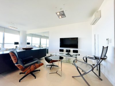 Apartamento ID.575/Venta-y-alquiler-de-departamento-esquinero-de-tres-dormitorios-mas-dependencia-de-servicio,-Torre-LE-PARC,-playa-Brava.-Punta-del-Este - Venta y alquiler de departamento esquinero de tres dormitorios mas dependencia de servicio, Torre LE PARC, playa Brava. Punta del Este