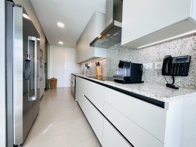 Apartamento ID.383/Venta-Espectacular-Apartamento-Frente-al-Mar,-3-Dormitorios,-Le-Parc-Punta-del-Este - Venta Espectacular Apartamento Frente al Mar, 3 Dormitorios, Le Parc Punta del Este