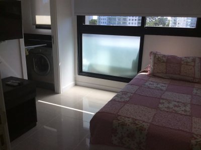 Apartamento ID.489/Venta-y-alquiler-de-moderno-departamento-de-tres-dormitorios-más-dependencia-a-pasos-de-Playa-Brava - Venta y alquiler de moderno departamento de tres dormitorios más dependencia a pasos de Playa Brava