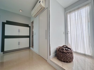 Apartamento ID.1121/Lujoso-Penthouse-de-4-Dormitorios-con-Vista-al-Mar-sobre-Playa-Mansa,-Punta-del-Este - Lujoso Penthouse de 4 Dormitorios con Vista al Mar sobre Playa Mansa, Punta del Este