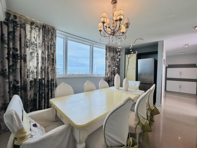 Apartamento ID.1121/Lujoso-Penthouse-de-4-Dormitorios-con-Vista-al-Mar-sobre-Playa-Mansa,-Punta-del-Este - Lujoso Penthouse de 4 Dormitorios con Vista al Mar sobre Playa Mansa, Punta del Este