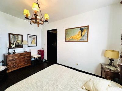 Apartamento ID.1246/Venta-de-apartamento-de-3-dormitorios-y-2-baños-a-metros-del-Mar-en-Playa-Mansa - Venta de apartamento de 3 dormitorios y 2 baños a metros del Mar en Playa Mansa