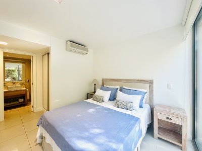 Apartamento ID.1433/Venta-OPORTUNIDAD-de-exclusivo-departamento-de-tres-dormitorios-y-Parrillero-en-Punta-Ballena - Venta OPORTUNIDAD de exclusivo departamento de tres dormitorios y Parrillero en Punta Ballena