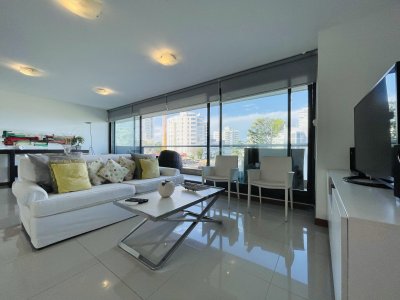Apartamento ID.830/Apartamento-de-2-Dormitorios-y-Parrillero-Frente-a-Playa-Brava,-Punta-del-Este - Apartamento de 2 Dormitorios y Parrillero Frente a Playa Brava, Punta del Este