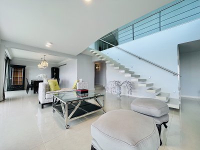 Apartamento ID.1121/Lujoso-Penthouse-de-4-Dormitorios-con-Vista-al-Mar-sobre-Playa-Mansa,-Punta-del-Este - Lujoso Penthouse de 4 Dormitorios con Vista al Mar sobre Playa Mansa, Punta del Este