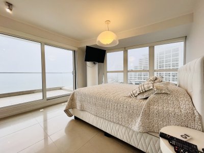 Apartamento ID.619/Moderno-Apartamento-de-3-Suites-en-Playa-Mansa-con-Vista-al-Mar - Moderno Apartamento de 3 Suites en Playa Mansa con Vista al Mar