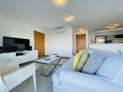 Apartamento ID.830/Apartamento-de-2-Dormitorios-y-Parrillero-Frente-a-Playa-Brava,-Punta-del-Este - Apartamento de 2 Dormitorios y Parrillero Frente a Playa Brava, Punta del Este