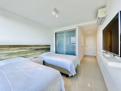 Apartamento ID.1224/-Exclusivo-Penthouse-de-3-Dormitorios-con-Vistas-panorámicas-a-Playa-Brava,-en-Venta -  Exclusivo Penthouse de 3 Dormitorios con Vistas panorámicas a Playa Brava, en Venta