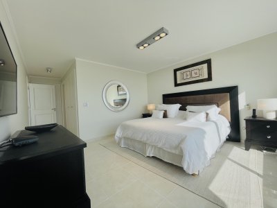 Apartamento ID.1403/Venta-de-Excelente-apartamento-en-alquiler-temporario-de-tres-dormitorios-más-dependencia-de-servicio,-Playa-Mansa,-Punta-del-Este - Venta de Excelente apartamento en alquiler temporario de tres dormitorios más dependencia de servicio, Playa Mansa, Punta del Este