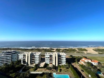 Apartamento ID.682/Venta-de-Apartamento-de-2-Dormitorios-en-suite-piso-alto-de-Torre-Surfside-Village,-Punta-del-Este - Venta de Apartamento de 2 Dormitorios en suite piso alto de Torre Surfside Village, Punta del Este