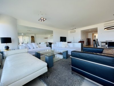 Apartamento ID.575/Venta-y-alquiler-de-departamento-esquinero-de-tres-dormitorios-mas-dependencia-de-servicio,-Torre-LE-PARC,-playa-Brava.-Punta-del-Este - Venta y alquiler de departamento esquinero de tres dormitorios mas dependencia de servicio, Torre LE PARC, playa Brava. Punta del Este