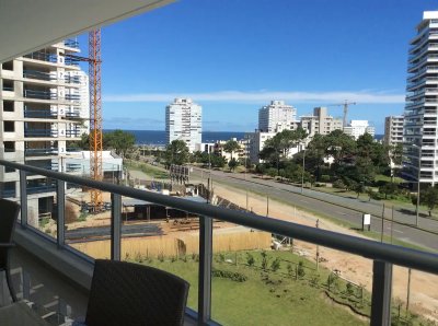 Apartamento ID.489/Venta-y-alquiler-de-moderno-departamento-de-tres-dormitorios-más-dependencia-a-pasos-de-Playa-Brava - Venta y alquiler de moderno departamento de tres dormitorios más dependencia a pasos de Playa Brava