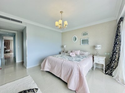 Apartamento ID.1121/Lujoso-Penthouse-de-4-Dormitorios-con-Vista-al-Mar-sobre-Playa-Mansa,-Punta-del-Este - Lujoso Penthouse de 4 Dormitorios con Vista al Mar sobre Playa Mansa, Punta del Este