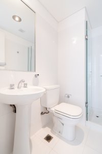 Apartamento ID.490/Moderno-Apartamento-sobre-playa-Brava-en-torre-Le-Parc,-cuenta-con-dos-dormitorios-más-dependencia-de-servicio.-Punta-del-Este - Moderno Apartamento sobre playa Brava en torre Le Parc, cuenta con dos dormitorios más dependencia de servicio. Punta del Este