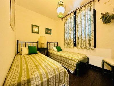 Apartamento ID.1246/Venta-de-apartamento-de-3-dormitorios-y-2-baños-a-metros-del-Mar-en-Playa-Mansa - Venta de apartamento de 3 dormitorios y 2 baños a metros del Mar en Playa Mansa