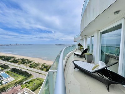 Apartamento ID.1121/Lujoso-Penthouse-de-4-Dormitorios-con-Vista-al-Mar-sobre-Playa-Mansa,-Punta-del-Este - Lujoso Penthouse de 4 Dormitorios con Vista al Mar sobre Playa Mansa, Punta del Este