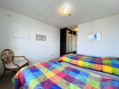 Apartamento ID.1442/Apartamento-de-2-Dormitorios,-Vista-al-Mar-y-Parrillero-en-Playa-Mansa,-Venta - Apartamento de 2 Dormitorios, Vista al Mar y Parrillero en Playa Mansa, Venta