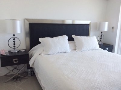 Apartamento ID.489/Venta-y-alquiler-de-moderno-departamento-de-tres-dormitorios-más-dependencia-a-pasos-de-Playa-Brava - Venta y alquiler de moderno departamento de tres dormitorios más dependencia a pasos de Playa Brava