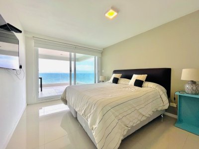 Apartamento ID.518/Apartamento-de-3-Dormitorios-y-Parrillero-Frente-al-Mar,-Playa-Mansa - Apartamento de 3 Dormitorios y Parrillero Frente al Mar, Playa Mansa