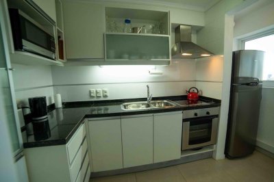 Apartamento ID.828/Moderno-Apartamento-de-2-Dormitorios-en-Venta,-Playa-Mansa- - Moderno Apartamento de 2 Dormitorios en Venta, Playa Mansa 