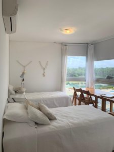 Apartamento ID.575/Venta-y-alquiler-de-departamento-esquinero-de-tres-dormitorios-mas-dependencia-de-servicio,-Torre-LE-PARC,-playa-Brava.-Punta-del-Este - Venta y alquiler de departamento esquinero de tres dormitorios mas dependencia de servicio, Torre LE PARC, playa Brava. Punta del Este