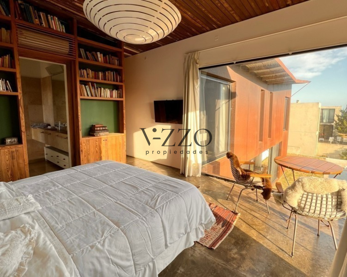 Casa ID.581/Venta-y-alquiler-temporario-de-maravillosa-casa-a-pasos-del-Mar-con-cinco-dormitorios-en-suite,-Punta-Piedras,-Manantiales - Venta y alquiler temporario de maravillosa casa a pasos del Mar con cinco dormitorios en suite, Punta Piedras, Manantiales
