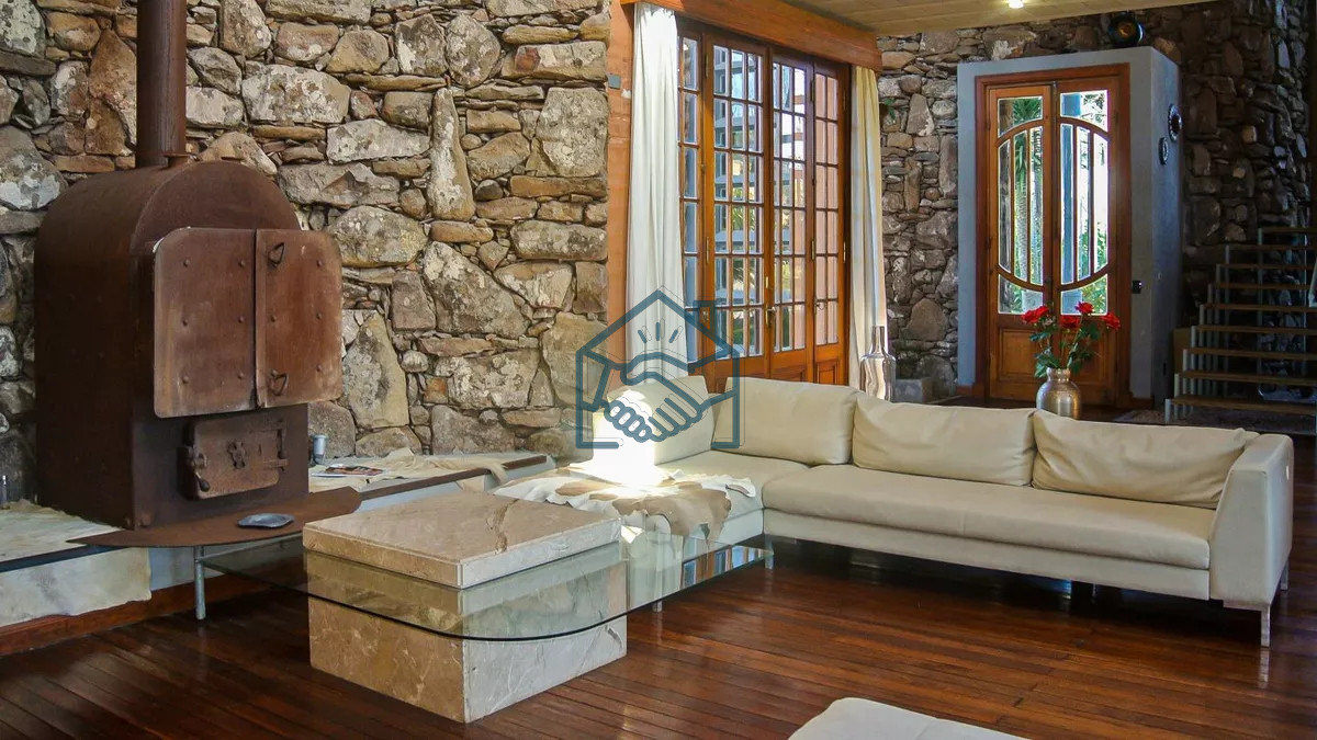 Casa ID.1468/Excelente-Casa-de-5-Dormitorios,-Piscina-y-Barbacoa-en-Barrio-Privado,-Punta-del-Este - Excelente Casa de 5 Dormitorios, Piscina y Barbacoa en Barrio Privado, Punta del Este