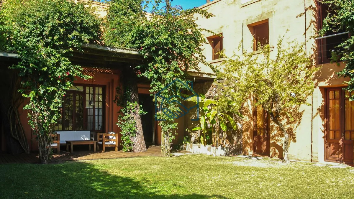 Casa ID.1468/Excelente-Casa-de-5-Dormitorios,-Piscina-y-Barbacoa-en-Barrio-Privado,-Punta-del-Este - Excelente Casa de 5 Dormitorios, Piscina y Barbacoa en Barrio Privado, Punta del Este