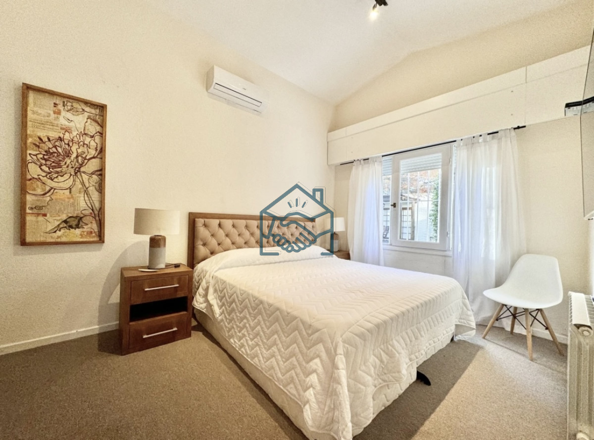 Casa ID.1506/Moderna-Casa-de-4-Dormitorios-en-Playa-Mansa-a-150-metros-del-Mar - Moderna Casa de 4 Dormitorios en Playa Mansa a 150 metros del Mar