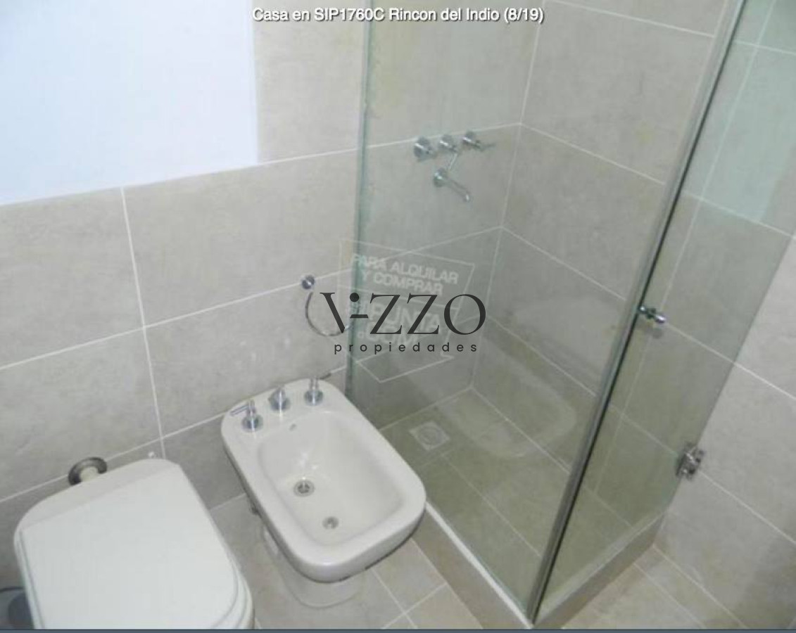 Casa ID.1112/Casa-de-3-Dormitorios-y-Piscina-en-Alquiler-Anual,-Rincón-del-Indio - Casa de 3 Dormitorios y Piscina en Alquiler Anual, Rincón del Indio