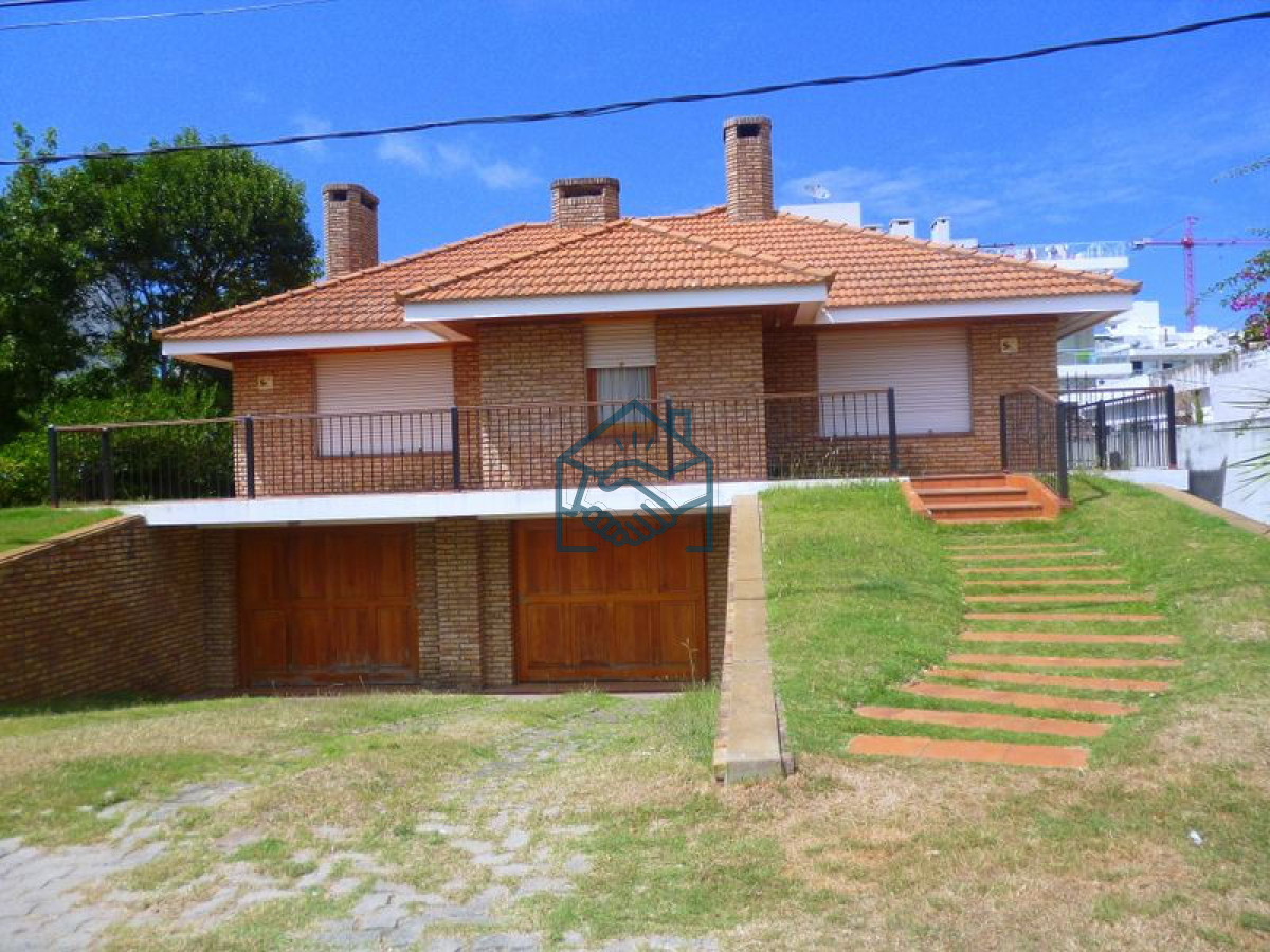 Casa ID.1091/Gran-casa-de-4-Dormitorios-en-Aidy-Grill,-Punta-del-Este - Gran casa de 4 Dormitorios en Aidy Grill, Punta del Este