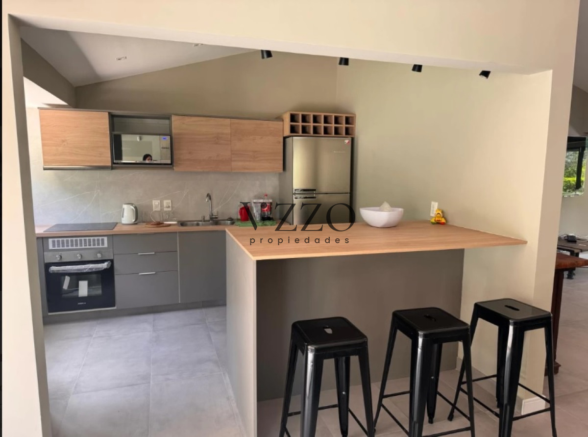 Casa ID.674/Casa-Reciclada-de-4-Dormitorios-con-Piscina-en-San-Rafael,-Venta-y-Alquiler-Anual - Casa Reciclada de 4 Dormitorios con Piscina en San Rafael, Venta y Alquiler Anual