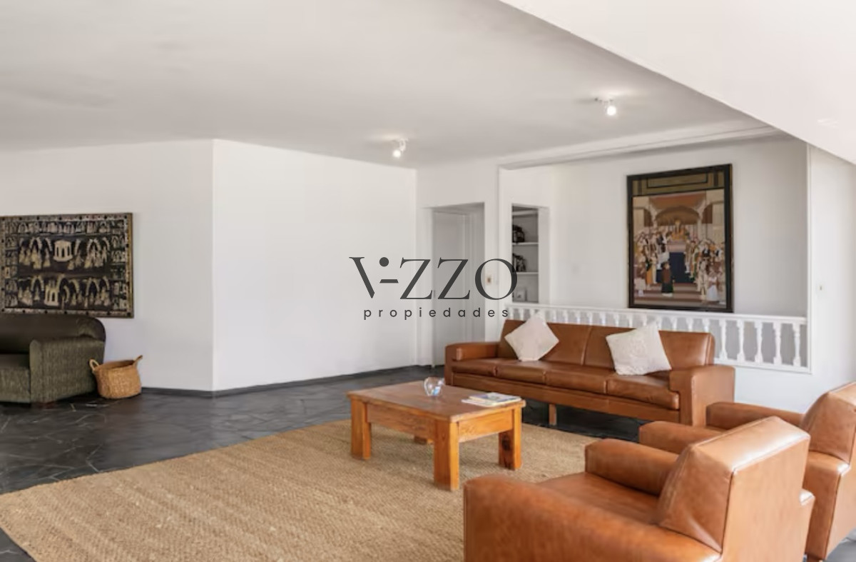 Casa ID.663/Gran-Casa-en-Venta-sobre-el-Mar-de-5-Dormitorios-y-Dependencia-en-Península,-Punta-del-Este - Gran Casa en Venta sobre el Mar de 5 Dormitorios y Dependencia en Península, Punta del Este