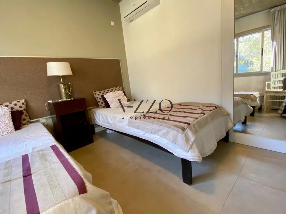 Casa ID.1090/Venta-y-alquiler-de-maravillosa-casa-de-cuatro-dormitorios-en-barrio-privado,-Playa-Brava,-Punta-del-Este - Venta y alquiler de maravillosa casa de cuatro dormitorios en barrio privado, Playa Brava, Punta del Este