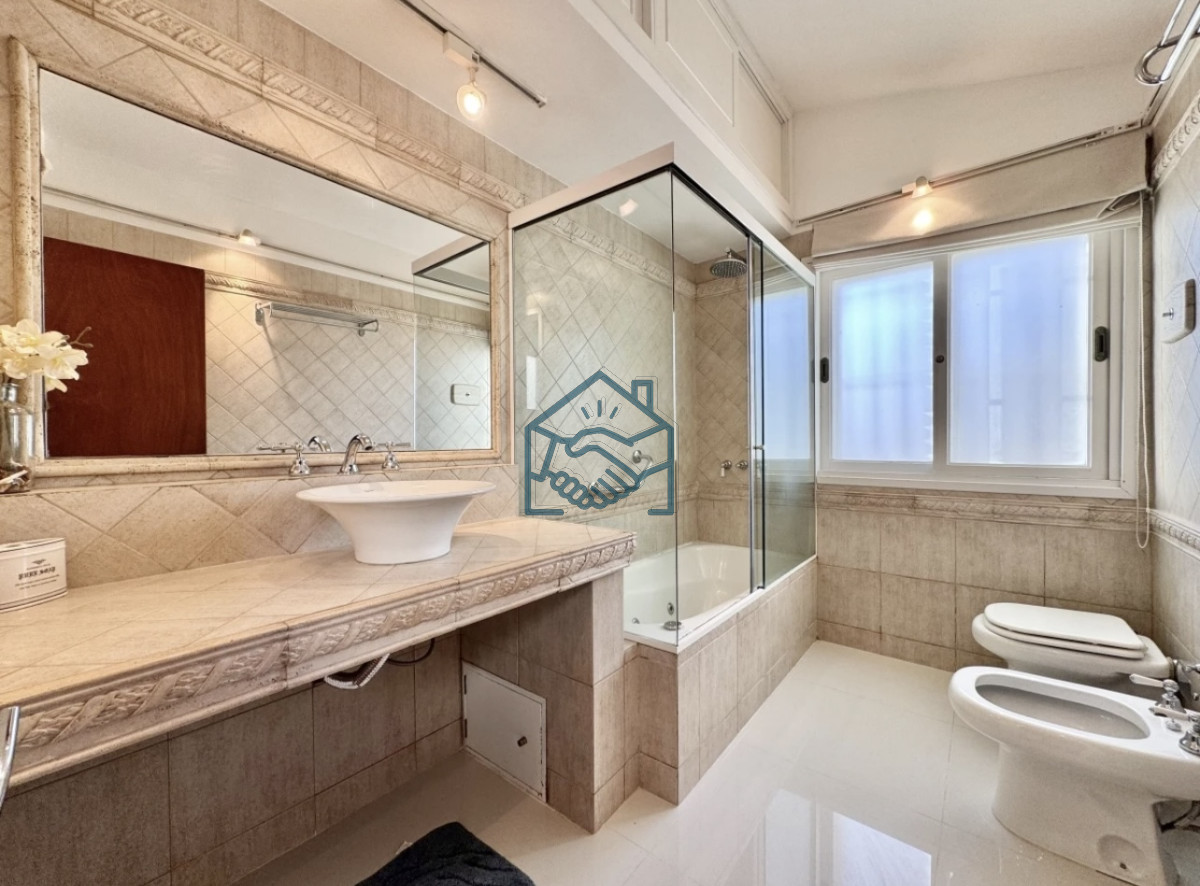 Casa ID.1506/Moderna-Casa-de-4-Dormitorios-en-Playa-Mansa-a-150-metros-del-Mar - Moderna Casa de 4 Dormitorios en Playa Mansa a 150 metros del Mar