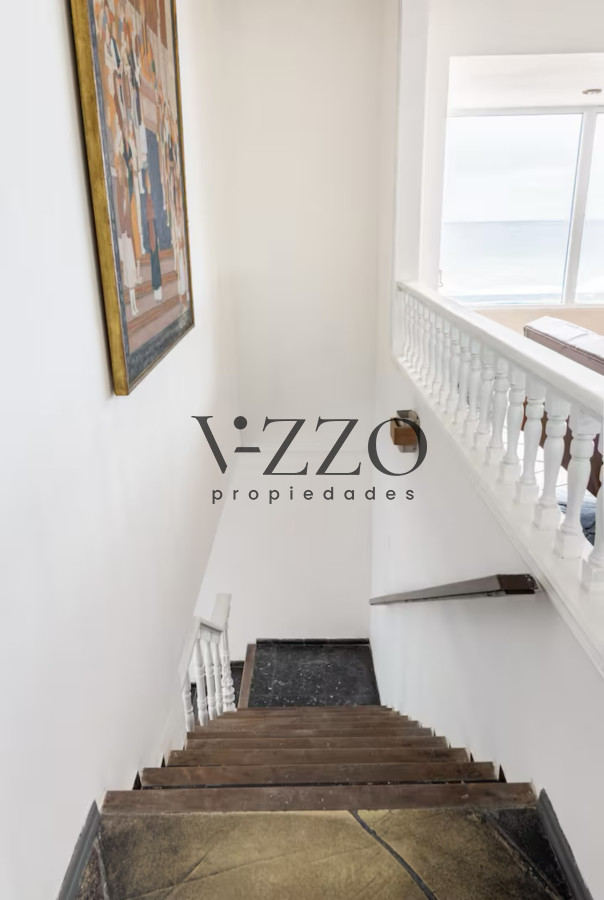 Casa ID.663/Gran-Casa-en-Venta-sobre-el-Mar-de-5-Dormitorios-y-Dependencia-en-Península,-Punta-del-Este - Gran Casa en Venta sobre el Mar de 5 Dormitorios y Dependencia en Península, Punta del Este