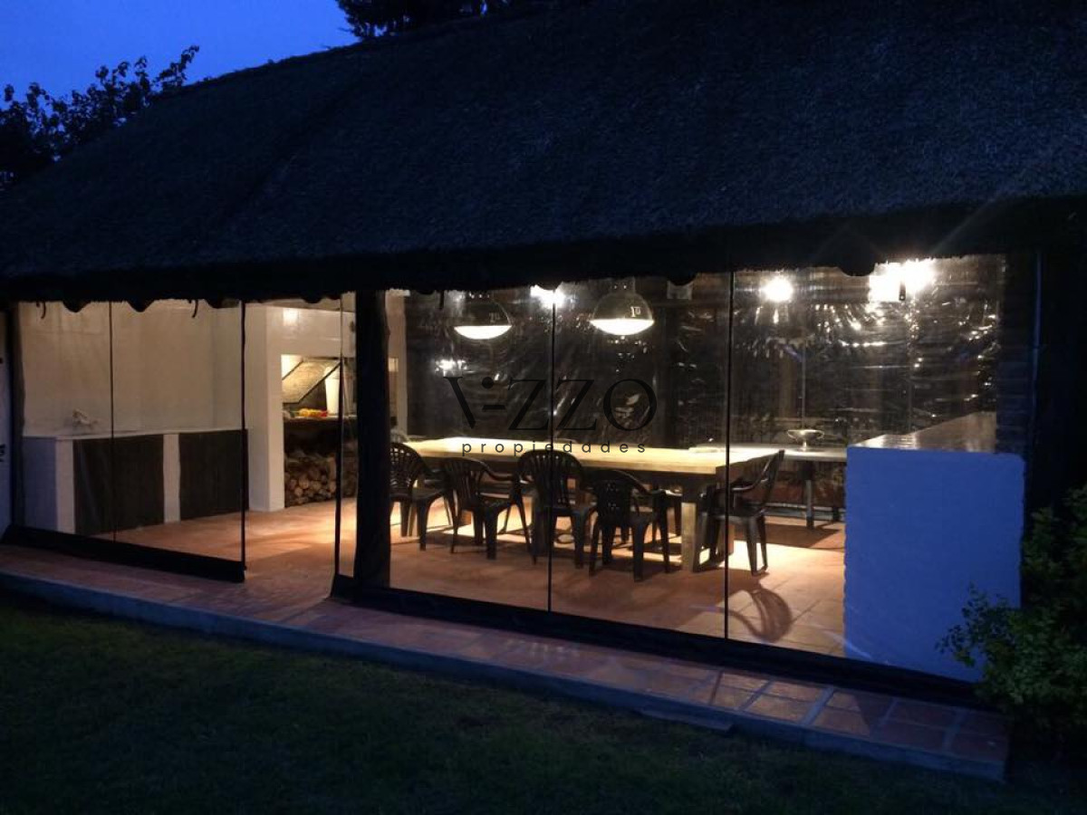 Casa ID.1112/Casa-de-3-Dormitorios-y-Piscina-en-Alquiler-Anual,-Rincón-del-Indio - Casa de 3 Dormitorios y Piscina en Alquiler Anual, Rincón del Indio