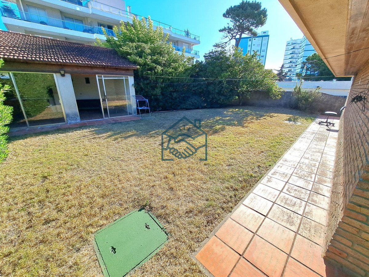 Casa ID.1091/Gran-casa-de-4-Dormitorios-en-Aidy-Grill,-Punta-del-Este - Gran casa de 4 Dormitorios en Aidy Grill, Punta del Este