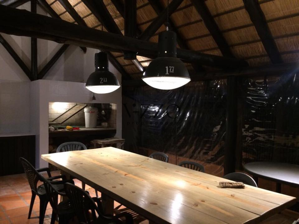 Casa ID.1112/Casa-de-3-Dormitorios-y-Piscina-en-Alquiler-Anual,-Rincón-del-Indio - Casa de 3 Dormitorios y Piscina en Alquiler Anual, Rincón del Indio