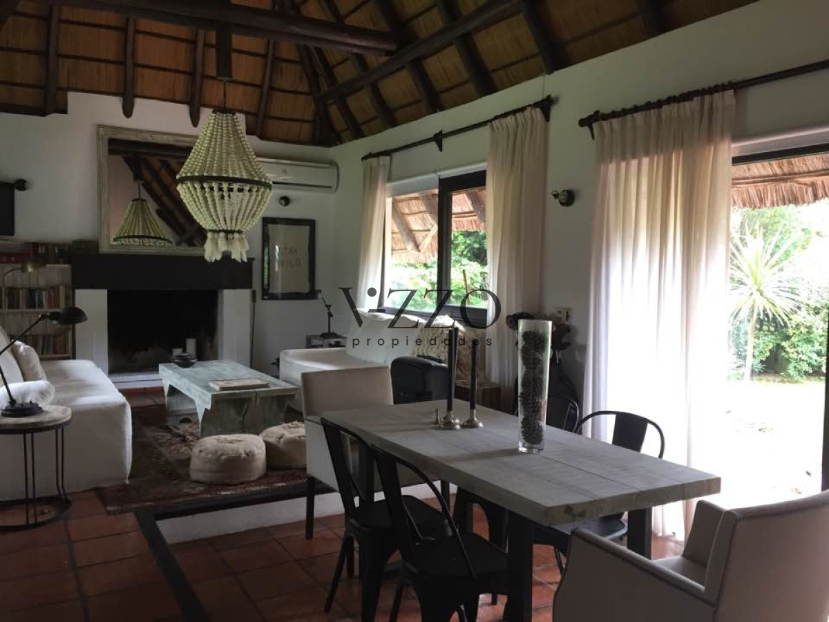 Casa ID.1112/Casa-de-3-Dormitorios-y-Piscina-en-Alquiler-Anual,-Rincón-del-Indio - Casa de 3 Dormitorios y Piscina en Alquiler Anual, Rincón del Indio