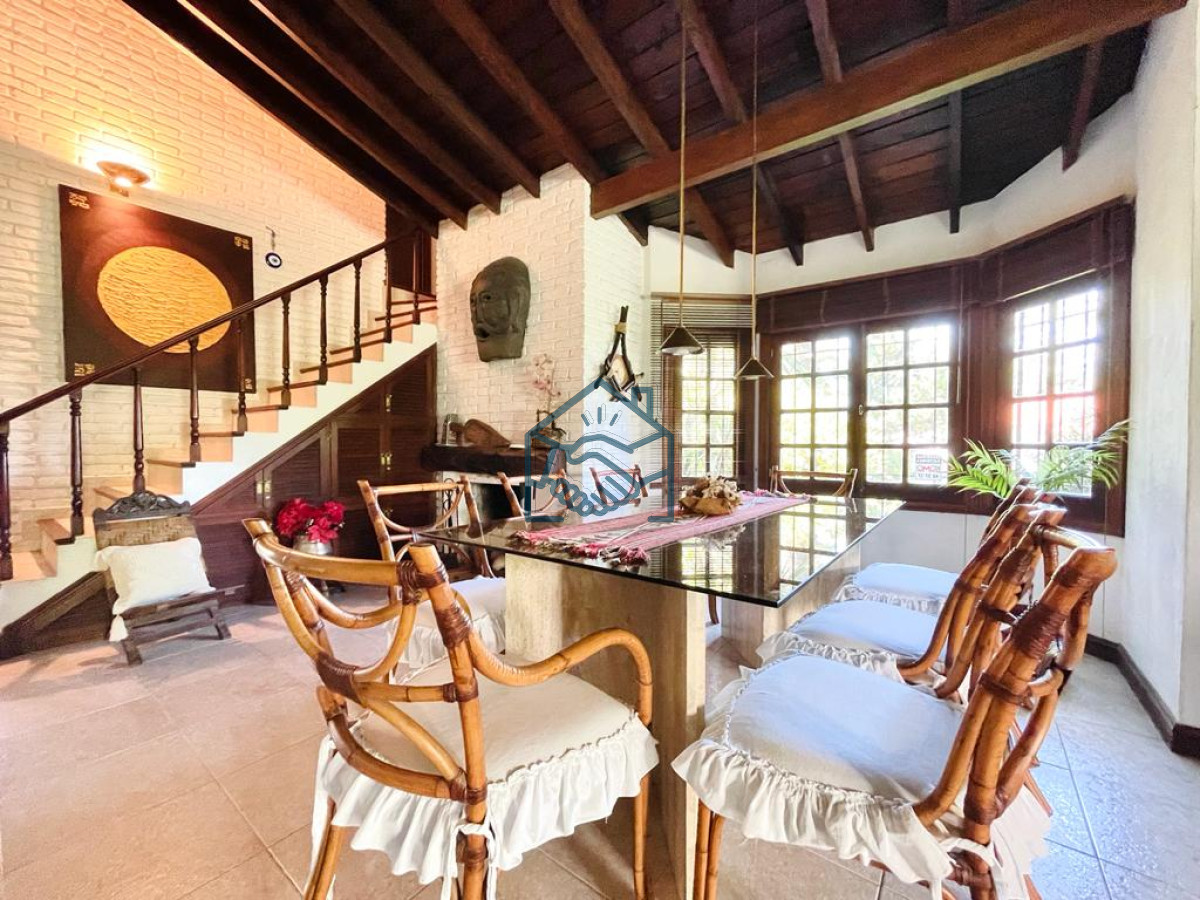 Casa ID.1472/Excelente-Casa-de-4-Dormitorios-en-Playa-Mansa---Punta-del-Este - Excelente Casa de 4 Dormitorios en Playa Mansa - Punta del Este