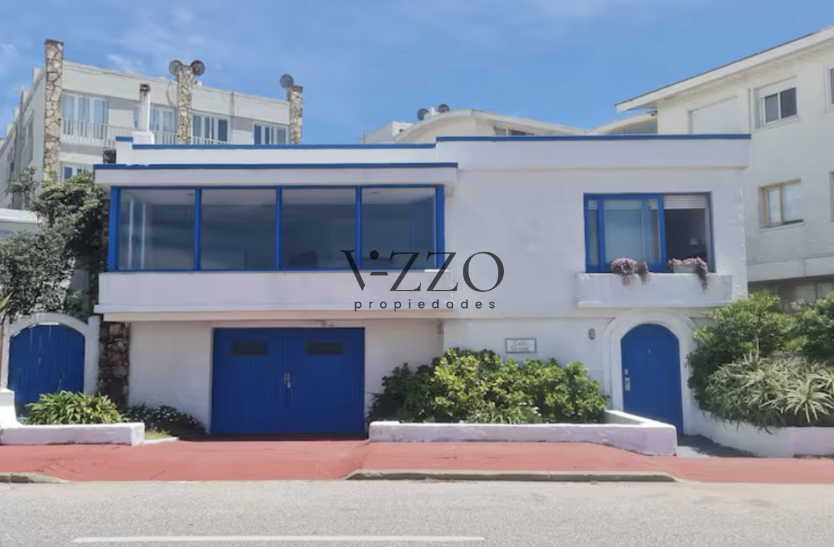 Casa ID.663/Gran-Casa-en-Venta-sobre-el-Mar-de-5-Dormitorios-y-Dependencia-en-Península,-Punta-del-Este - Gran Casa en Venta sobre el Mar de 5 Dormitorios y Dependencia en Península, Punta del Este