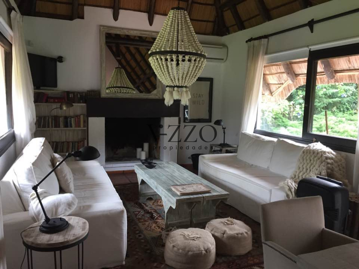 Casa ID.1112/Casa-de-3-Dormitorios-y-Piscina-en-Alquiler-Anual,-Rincón-del-Indio - Casa de 3 Dormitorios y Piscina en Alquiler Anual, Rincón del Indio